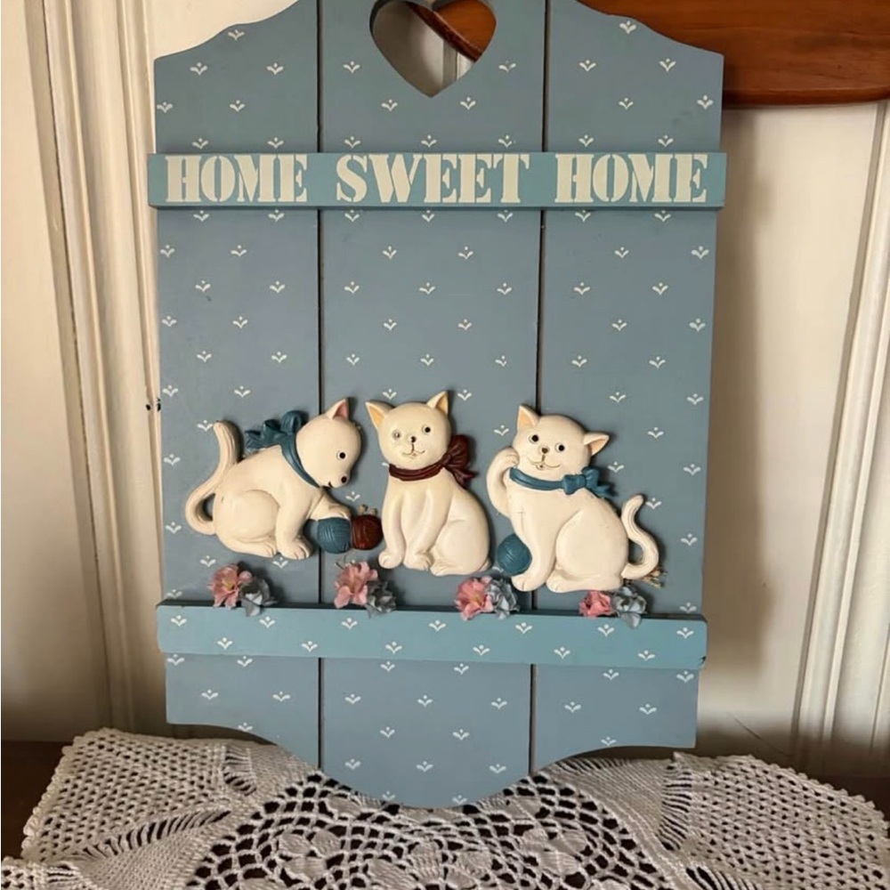 Charming Blue Cat Wall Decor - Home Sweet Home